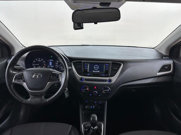Hyundai Solaris II с пробегом 2017 года, цена 1 070 000 рублей, 125590 км, седан, Автокод Объявления