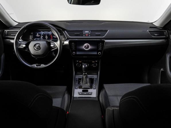 Skoda Superb III Рестайлинг с пробегом 2021 года, цена 2 999 000 рублей, 61850 км, лифтбек, Автокод Объявления