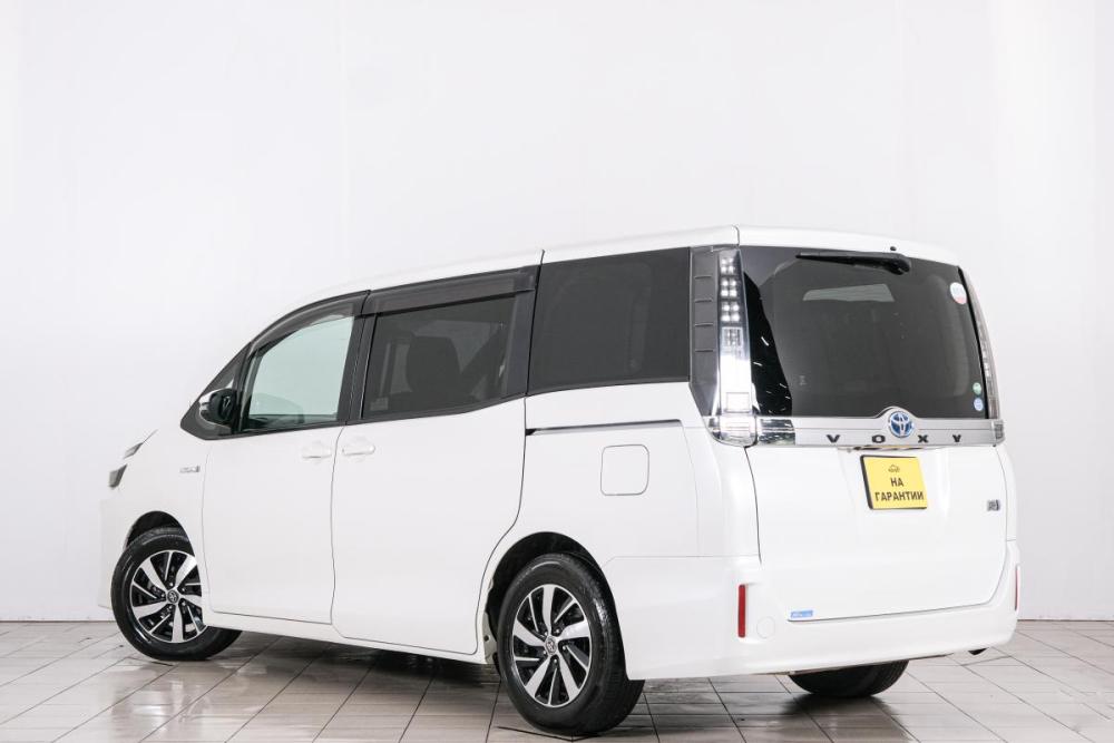 Toyota Voxy III (R80) Красноярск  - изображение 5