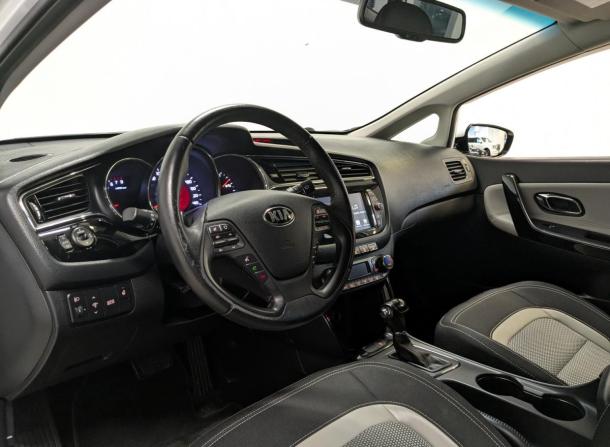 Kia Ceed II Рестайлинг с пробегом 2017 года, цена 1 390 000 рублей, 106671 км, универсал, Автокод Объявления