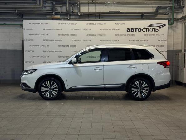 Mitsubishi Outlander III Рестайлинг 3 с пробегом 2019 года, цена 1 899 000 рублей, 126000 км, внедорожник, Автокод Объявления