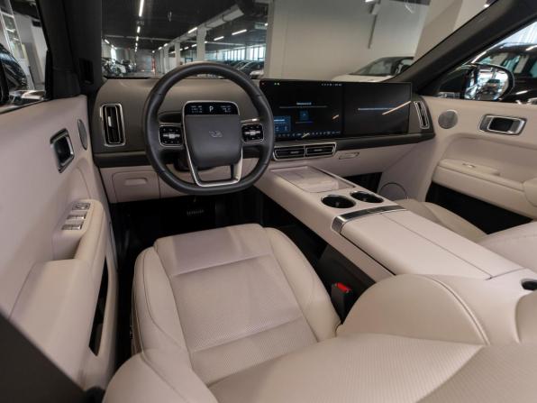 Li Auto (Lixiang) L9 I с пробегом 2023 года, цена 5 700 000 рублей, 30551 км, внедорожник, Автокод Объявления