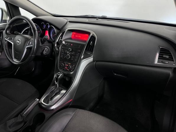 Opel Astra J с пробегом 2011 года, цена 650 000 рублей, 212538 км, хэтчбек, Автокод Объявления