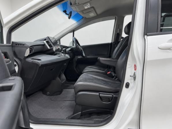 Honda Freed I Рестайлинг с пробегом 2014 года, цена 1 099 000 рублей, 136000 км, компактвэн, Автокод Объявления