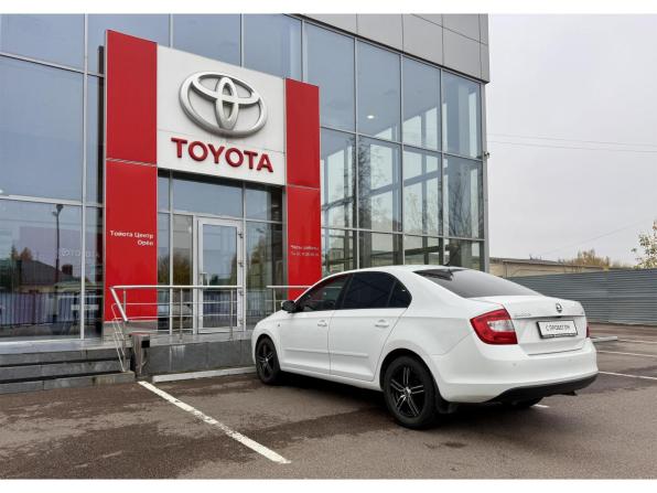 Skoda Rapid I с пробегом 2015 года, цена 755 000 рублей, 165109 км, лифтбек, Автокод Объявления