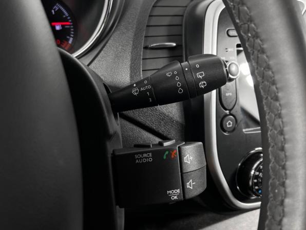 Renault Kaptur I с пробегом 2017 года, цена 1 375 000 рублей, 143742 км, внедорожник, Автокод Объявления