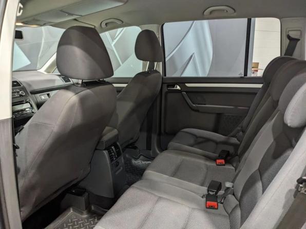 Volkswagen Touran I Рестайлинг 2 с пробегом 2010 года, цена 850 000 рублей, 222680 км, компактвэн, Автокод Объявления