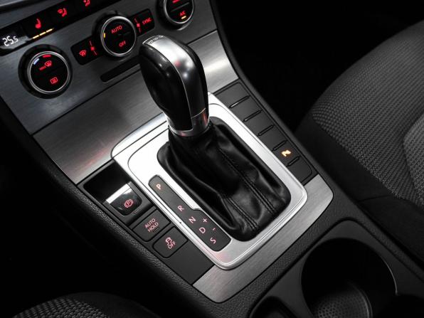 Volkswagen Passat B7 с пробегом 2014 года, цена 1 099 000 рублей, 222611 км, седан, Автокод Объявления