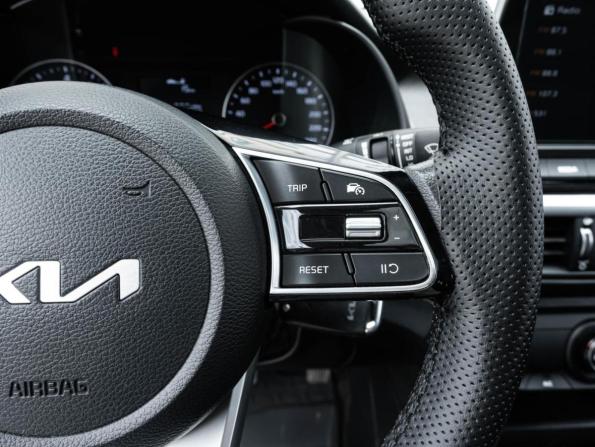 Kia Cerato IV Рестайлинг с пробегом 2022 года, цена 2 079 000 рублей, 63354 км, седан, Автокод Объявления