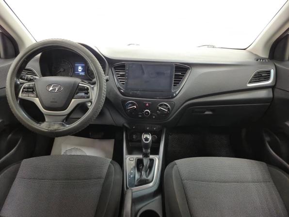 Hyundai Solaris II с пробегом 2017 года, цена 1 090 000 рублей, 207747 км, седан, Автокод Объявления