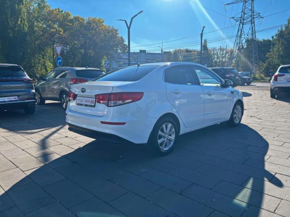 Kia Rio III Рестайлинг с пробегом 2015 года, цена 1 190 000 рублей, 91056 км, седан, Автокод Объявления
