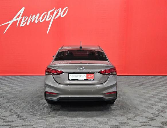 Hyundai Solaris II с пробегом 2019 года, цена 1 399 000 рублей, 121036 км, седан, Автокод Объявления