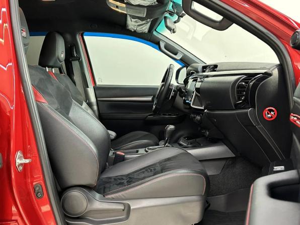 Toyota Hilux VIII Рестайлинг с пробегом 2022 года, цена 6 490 000 рублей, 33454 км, пикап, Автокод Объявления