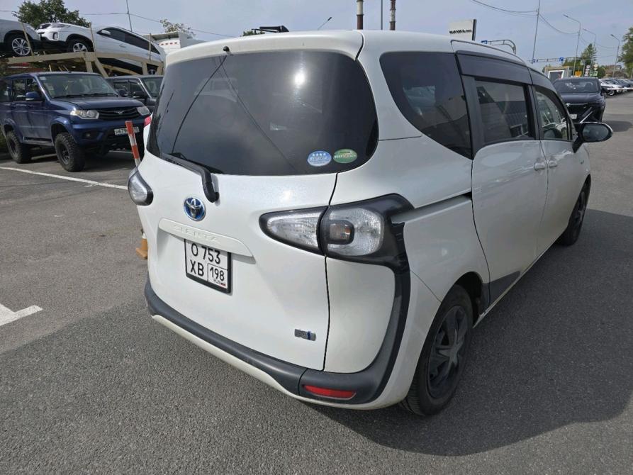 Toyota Sienta II Санкт-Петербург  - изображение 4