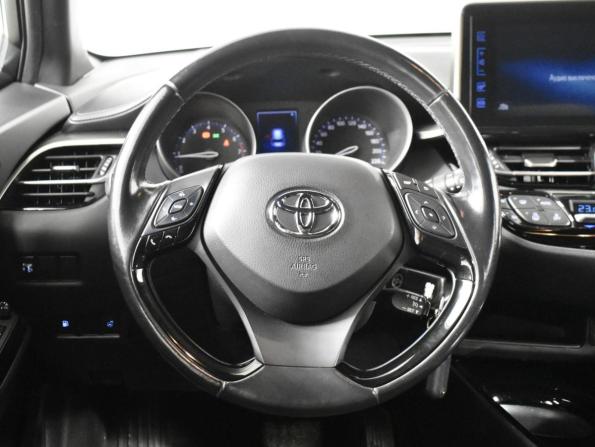 Toyota C-HR I с пробегом 2018 года, цена 1 935 900 рублей, 136148 км, внедорожник, Автокод Объявления