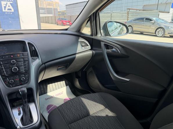 Opel Astra J Рестайлинг с пробегом 2012 года, цена 880 000 рублей, 117406 км, седан, Автокод Объявления