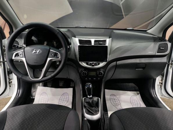 Hyundai Solaris I с пробегом 2013 года, цена 800 000 рублей, 178515 км, хэтчбек, Автокод Объявления
