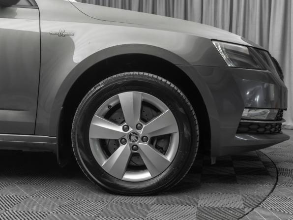 Skoda Octavia III (A7) Рестайлинг с пробегом 2019 года, цена 2 330 000 рублей, 85355 км, лифтбек, Автокод Объявления