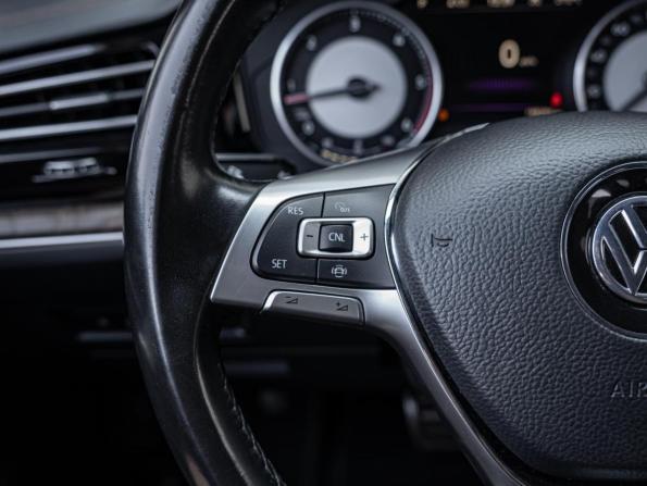 Volkswagen Touareg III с пробегом 2019 года, цена 3 829 000 рублей, 198393 км, внедорожник, Автокод Объявления