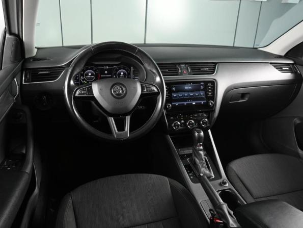 Skoda Octavia III (A7) Рестайлинг с пробегом 2018 года, цена 1 630 000 рублей, 200514 км, лифтбек, Автокод Объявления