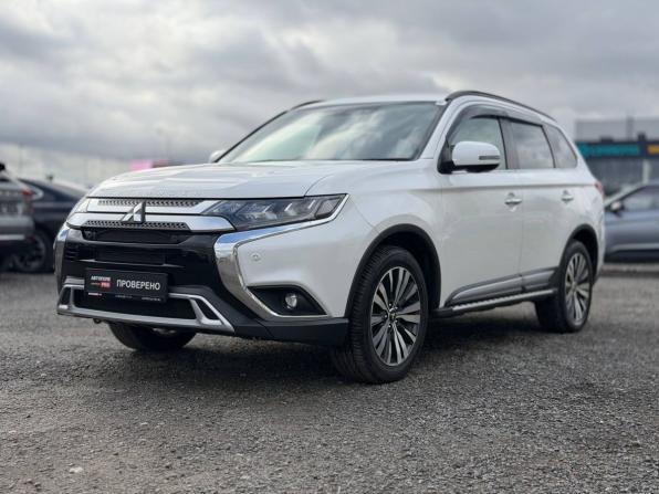 Mitsubishi Outlander III Рестайлинг 3 с пробегом 2019 года, цена 1 985 000 рублей, 180000 км, внедорожник, Автокод Объявления