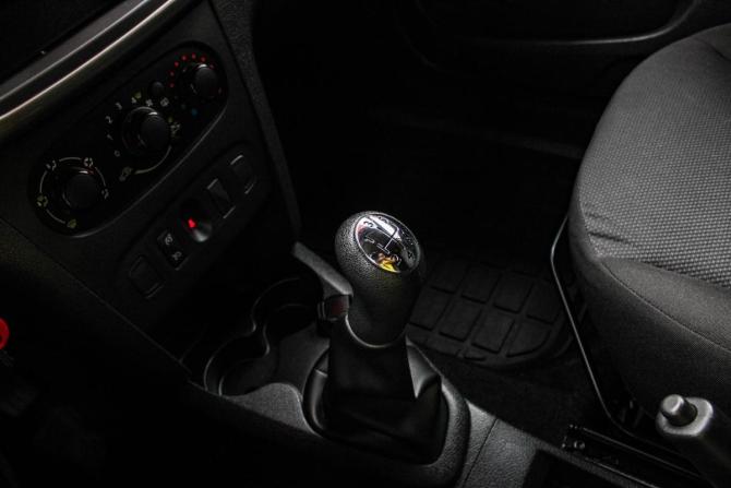 Renault Sandero II Рестайлинг с пробегом 2019 года, цена 989 000 рублей, 58257 км, хэтчбек, Автокод Объявления