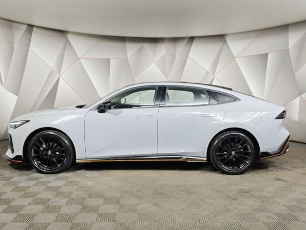 Changan UNI-V I с пробегом 2023 года, цена 2 100 000 рублей, 23121 км, лифтбек, Автокод Объявления
