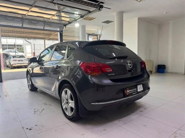 Opel Astra J Рестайлинг с пробегом 2012 года, цена 680 000 рублей, 213142 км, хэтчбек, Автокод Объявления