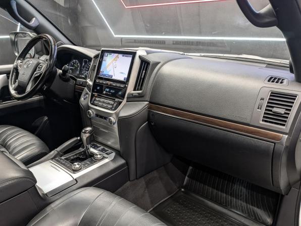 Toyota Land Cruiser 200 Series Рестайлинг 2 с пробегом 2019 года, цена 7 550 000 рублей, 132326 км, внедорожник, Автокод Объявления