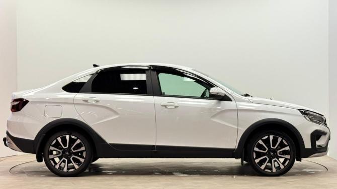 Lada (ВАЗ) Vesta I Рестайлинг (NG) с пробегом 2023 года, цена 1 385 000 рублей, 27000 км, седан, Автокод Объявления