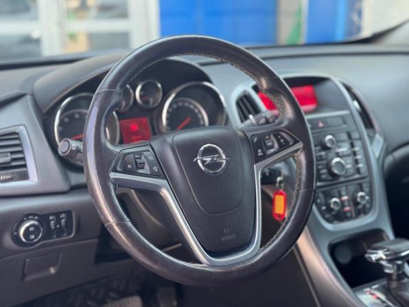 Opel Astra J Рестайлинг с пробегом 2012 года, цена 975 000 рублей, 115000 км, хэтчбек, Автокод Объявления