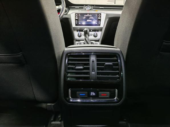 Volkswagen Passat B8 с пробегом 2019 года, цена 1 970 000 рублей, 252630 км, универсал, Автокод Объявления