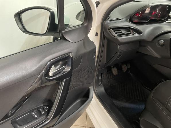 Peugeot 208 I с пробегом 2013 года, цена 550 000 рублей, 124381 км, хэтчбек, Автокод Объявления