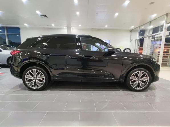 Audi Q5 III с пробегом 2025 года, цена 6 750 000 рублей, 20 км, внедорожник, Автокод Объявления