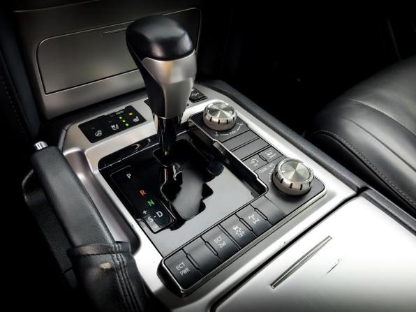 Toyota Land Cruiser 200 Series Рестайлинг 2 с пробегом 2019 года, цена 5 200 000 рублей, 253525 км, внедорожник, Автокод Объявления