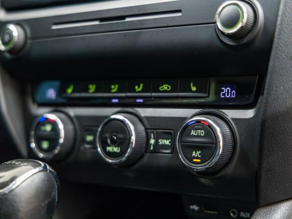 Skoda Octavia III (A7) с пробегом 2015 года, цена 1 218 000 рублей, 152901 км, лифтбек, Автокод Объявления