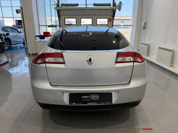 Renault Laguna III Рестайлинг с пробегом 2011 года, цена 500 000 рублей, 339755 км, лифтбек, Автокод Объявления