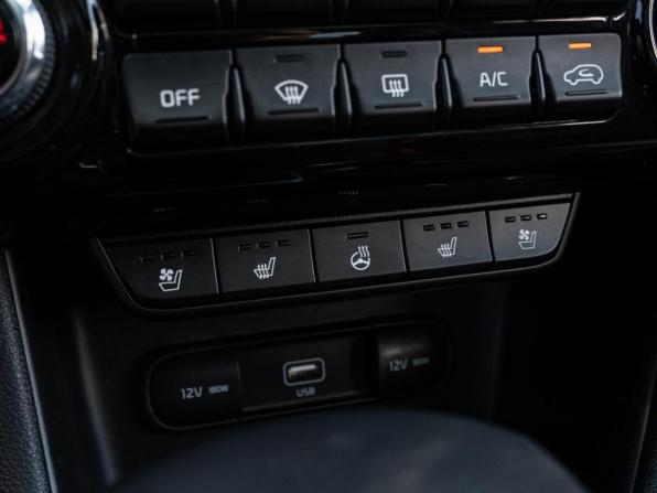 Kia Sportage IV Рестайлинг с пробегом 2021 года, цена 2 650 000 рублей, 77977 км, внедорожник, Автокод Объявления