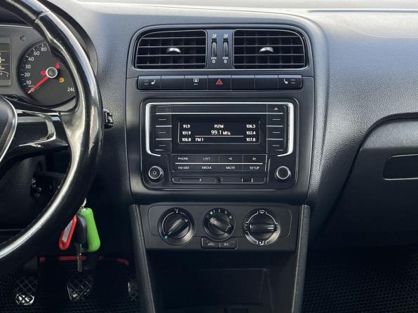 Volkswagen Polo V Рестайлинг с пробегом 2018 года, цена 1 090 000 рублей, 149727 км, седан, Автокод Объявления