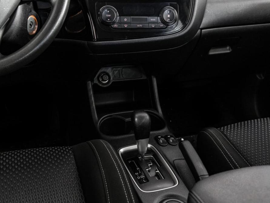 Mitsubishi Outlander III Рестайлинг 2 Санкт-Петербург  - изображение 12