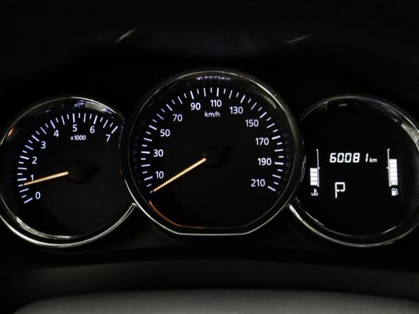 Renault Logan II Рестайлинг с пробегом 2019 года, цена 925 000 рублей, 60079 км, седан, Автокод Объявления