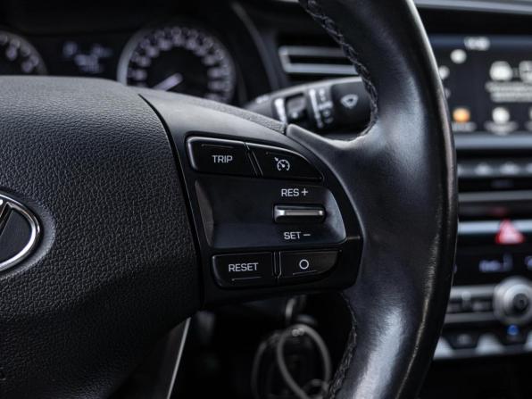 Hyundai Elantra VI (AD) Рестайлинг с пробегом 2019 года, цена 1 670 000 рублей, 132161 км, седан, Автокод Объявления