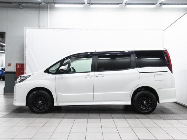 Toyota Noah III (R80) с пробегом 2017 года, цена 2 049 000 рублей, 180971 км, минивэн, Автокод Объявления