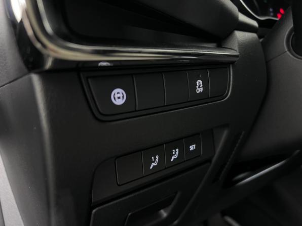 Mazda 3 IV (BP) с пробегом 2020 года, цена 2 050 000 рублей, 71200 км, хэтчбек, Автокод Объявления