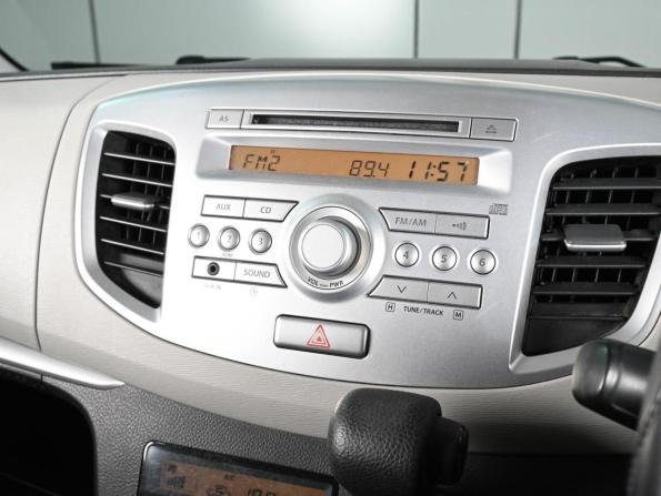 Suzuki Wagon R V Рестайлинг с пробегом 2015 года, цена 775 000 рублей, 136043 км, хэтчбек, Автокод Объявления
