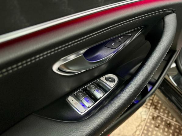 Mercedes-Benz E-Класс V (W213 S213 C238) Рестайлинг с пробегом 2022 года, цена 4 950 000 рублей, 42660 км, седан, Автокод Объявления