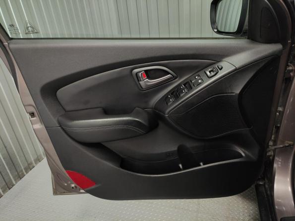 Hyundai ix35 I Рестайлинг с пробегом 2013 года, цена 1 100 000 рублей, 231081 км, внедорожник, Автокод Объявления