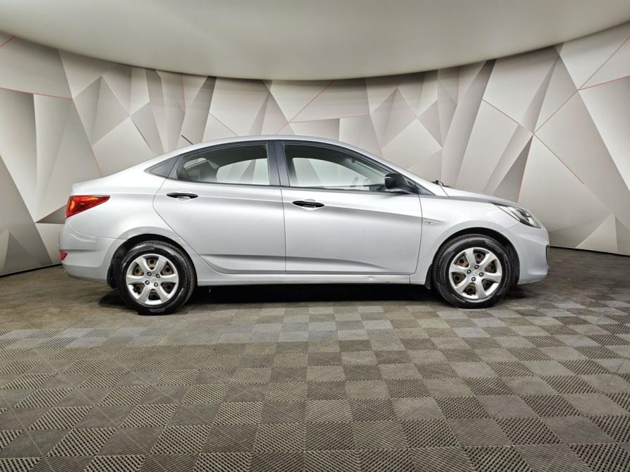 Hyundai Solaris I Москва  - изображение 6