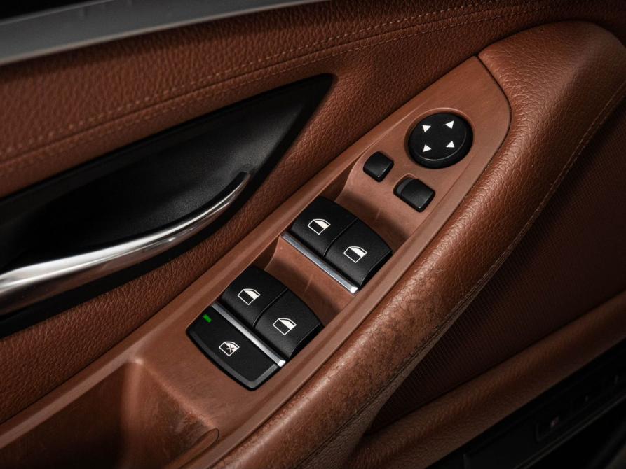 BMW 5 серии VI (F10/F11/F07) Рестайлинг Казань  - изображение 16