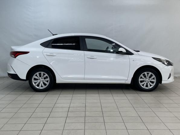 Hyundai Solaris II Рестайлинг с пробегом 2021 года, цена 1 625 000 рублей, 120931 км, седан, Автокод Объявления